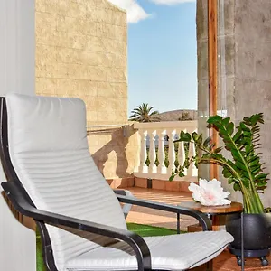 https://casa-las-estrellas.in-canary-islands.com